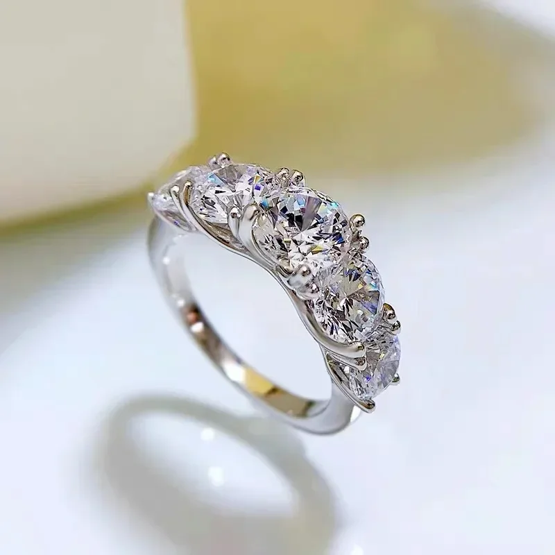 Kadınlar için Lüks 18 Ayar Bey - Moissanite Engagement Ring 1 Carat incelemesi ve fiyatı