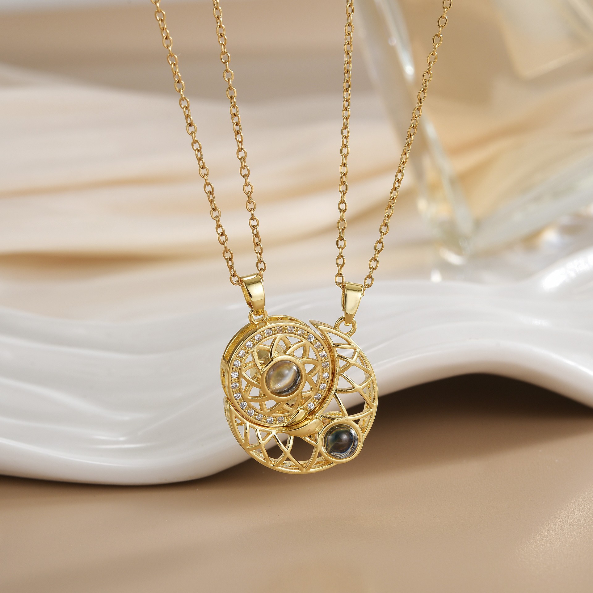 Çiftler Manyetik Kolye Güneş v - Magnetic Couple Matching Necklaces incelemesi ve fiyatı