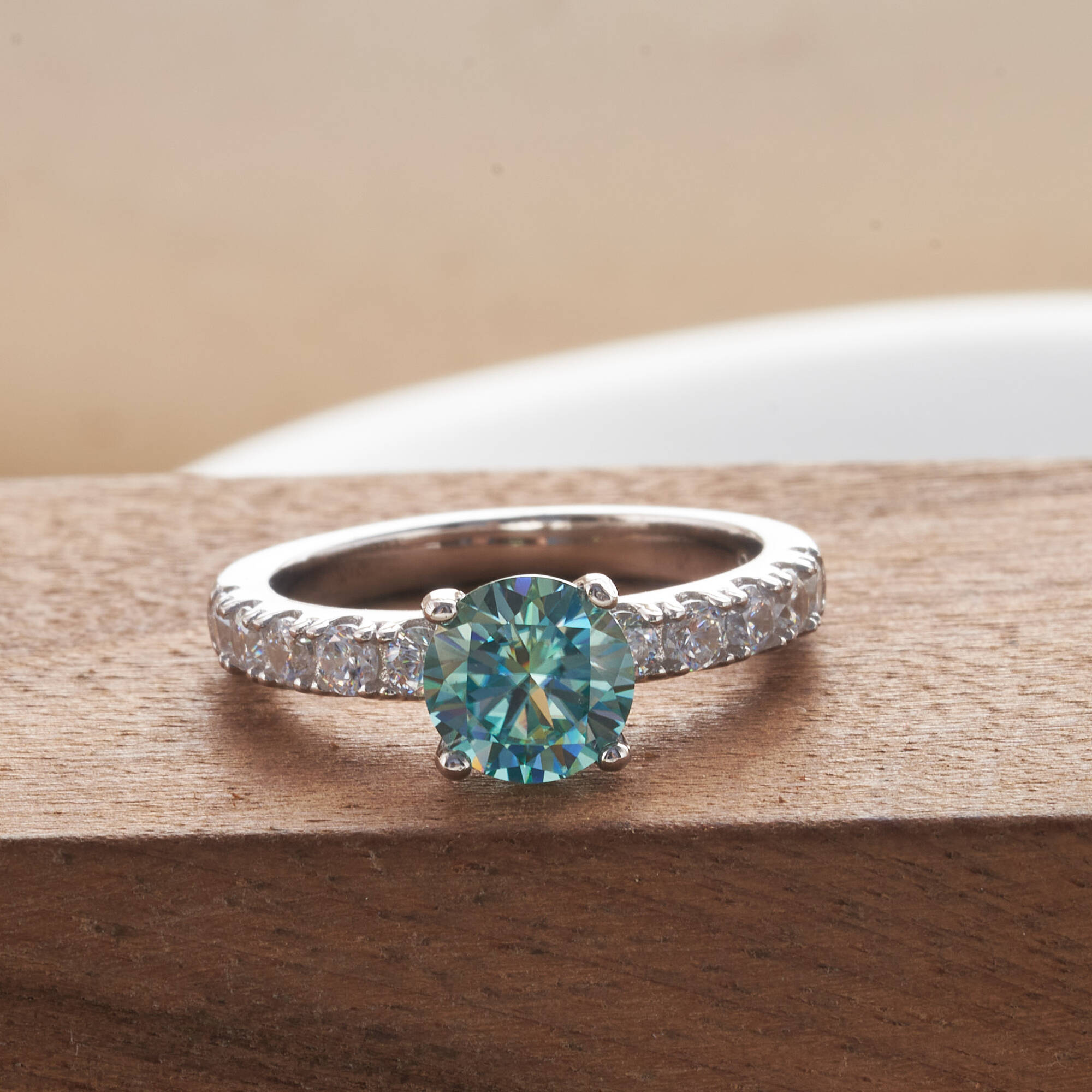 Klasik 1 Karat Mavi Renk Moiss - Moissanite Engagement Ring 1 Carat incelemesi ve fiyatı